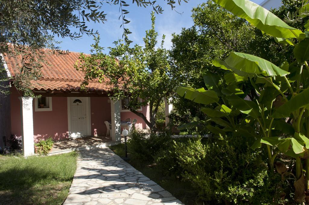 Maria'S Paradise Astrakeri Exterior photo