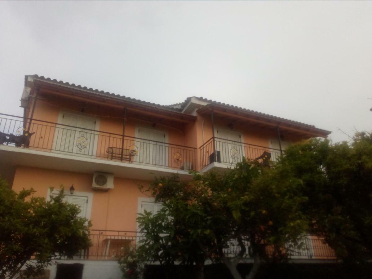 Maria'S Paradise Astrakeri Exterior photo