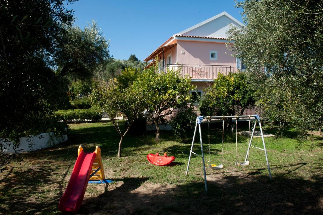 Maria'S Paradise Astrakeri Exterior photo